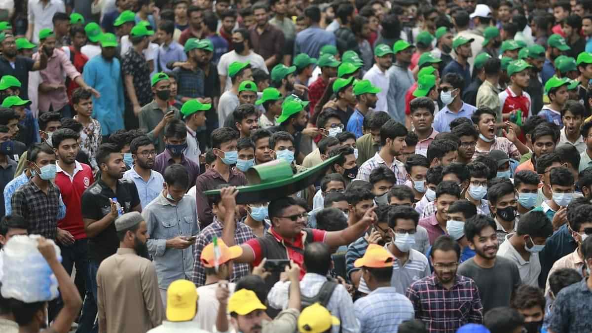 দেশকে এগিয়ে নিতে কাজ করুন