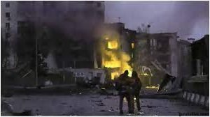 রাশিয়ান হামলায় গ্রিডের বিপর্যয় : বিদ্যুৎ সরবরাহ পুনরুদ্ধারে চেষ্টা চালাচ্ছে ইউক্রেন