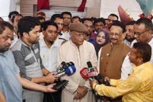 সরকারকে টেনে নামানোর হুমকি-ধমকি এখন মানুষের কাছে কৌতুক : তথ্যমন্ত্রী