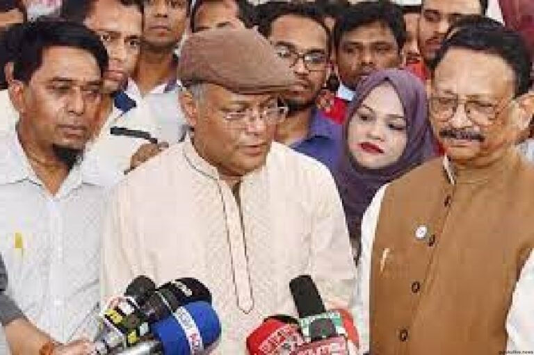 সরকারকে টেনে নামানোর হুমকি-ধমকি এখন মানুষের কাছে কৌতুক : তথ্যমন্ত্রী