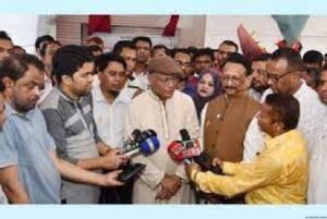 সরকারকে টেনে নামানোর হুমকি-ধমকি এখন মানুষের কাছে কৌতুক : তথ্যমন্ত্রী