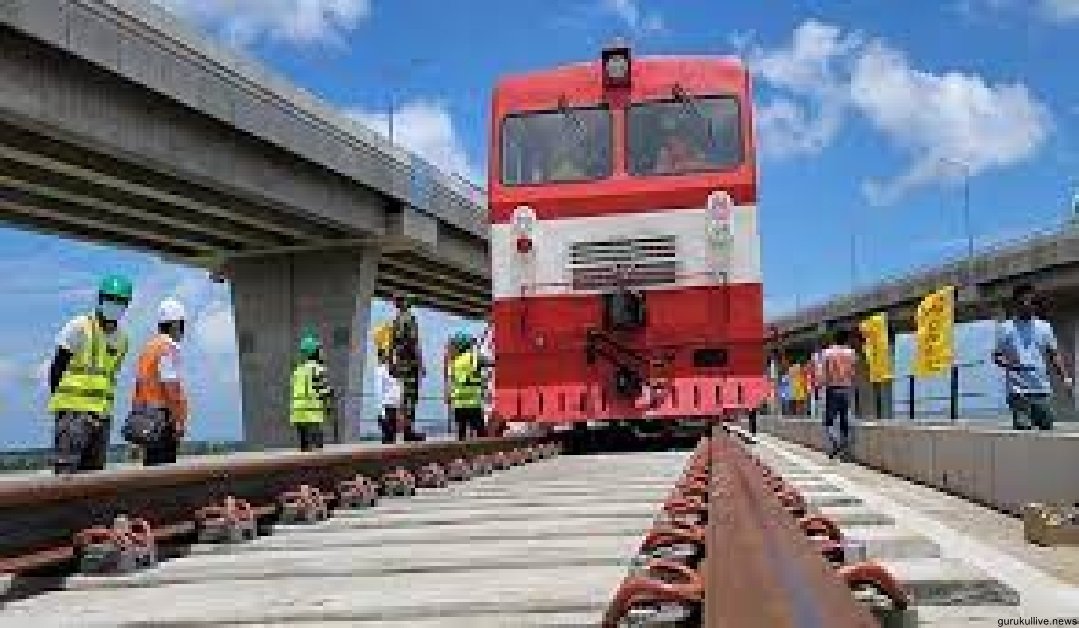 রাজধানী থেকে পদ্মা সেতু পাড়ী দিয়ে ভাঙ্গায় পৌঁছালো পরীক্ষামূলক রেল