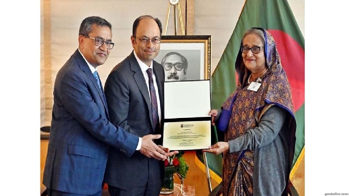 কমিউনিটি ক্লিনিকের জন্য প্রধানমন্ত্রীকে ব্রাউন ইউনিভার্সিটি’র সম্মাননা