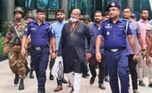 ভারতে পালিয়ে যাওয়ার সময় ডিএসসিসির কাউন্সিলর সিরাজ আটক 2 ভারতে পালিয়ে যাওয়ার সময় ডিএসসিসির কাউন্সিলর সিরাজ আটক